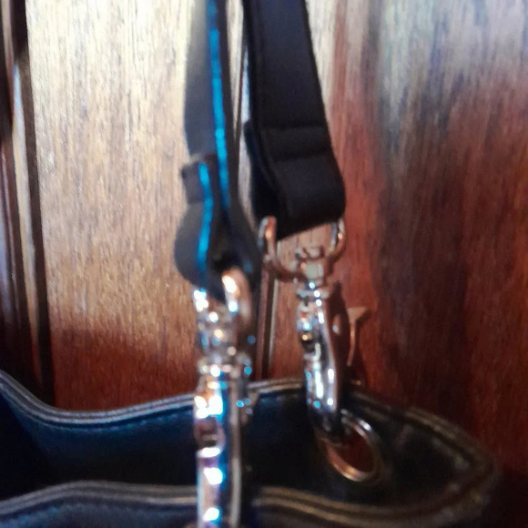 Vintage Indeed Black Leather Shoulder Bag - Picture 6 of 11